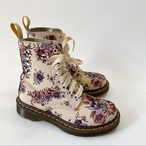 Dr. Marten Women’s Beckett 8 Eye Lace Up Floral Dirt White Bootie Combat US 5
